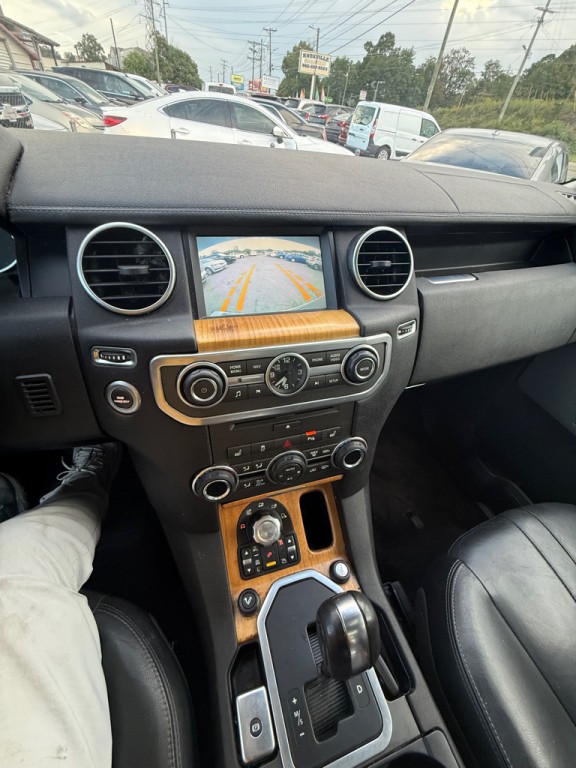 2013 Land Rover LR4 Image 15