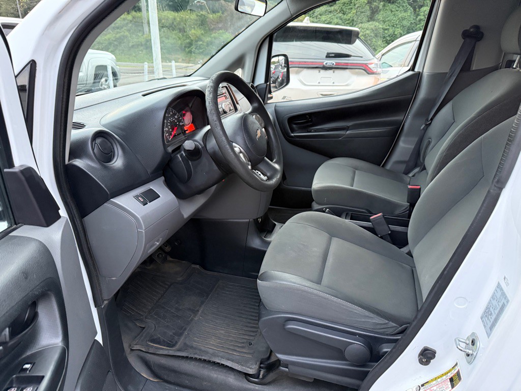 2015 Chevrolet Express Image 4
