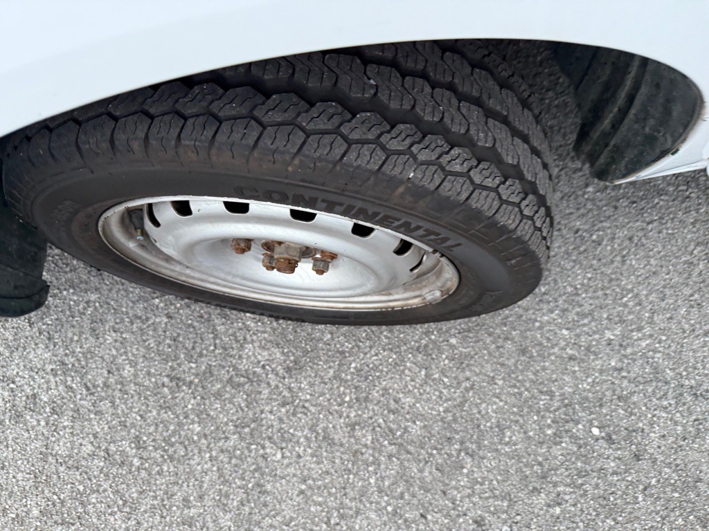 2015 Chevrolet Express Image 9