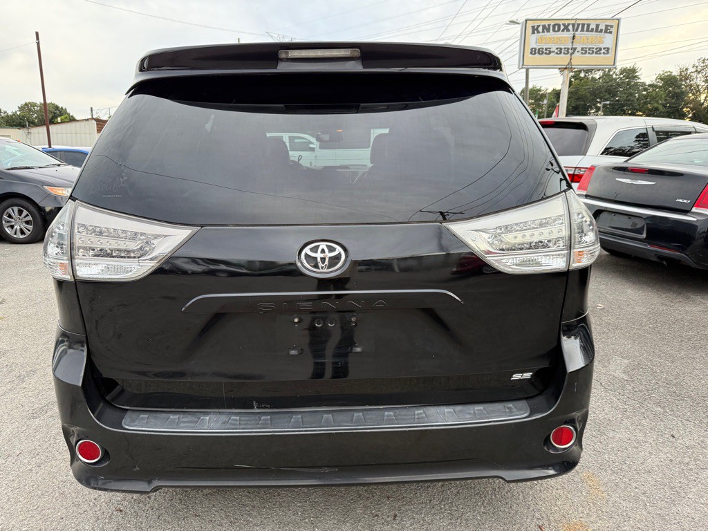 2012 Toyota Sienna Image 5