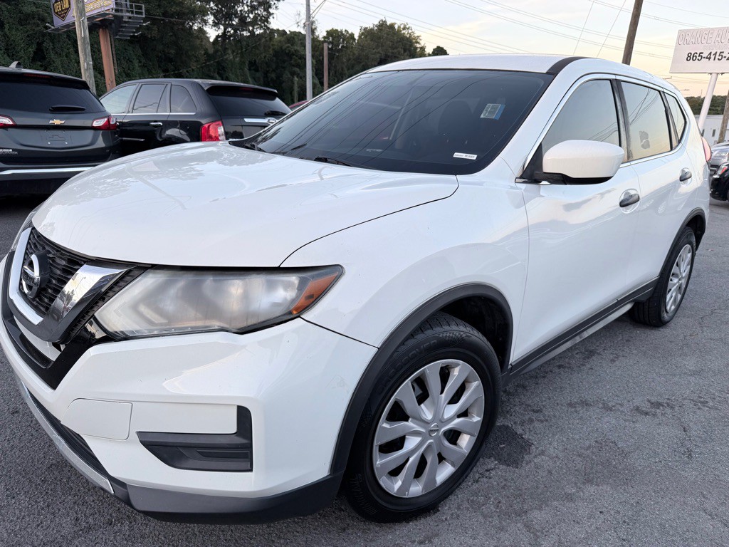 2017 Nissan Rogue Image 2