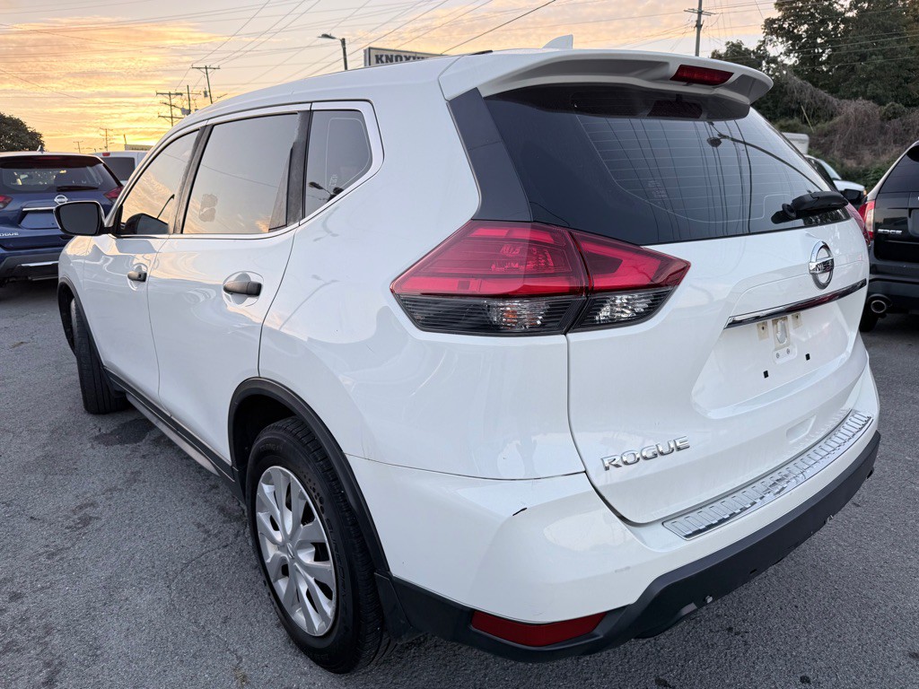 2017 Nissan Rogue Image 3
