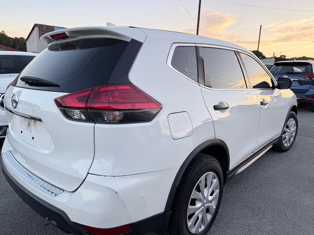 2017 Nissan Rogue Image 5