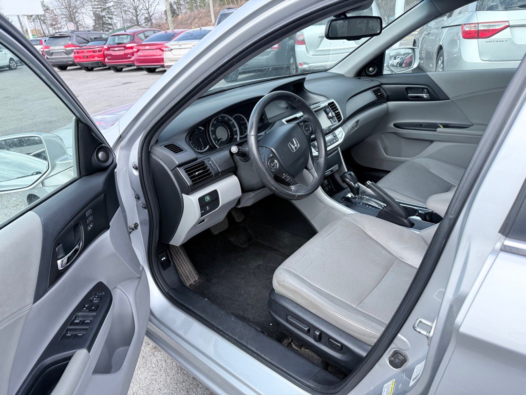 2013 Honda Accord Image 11