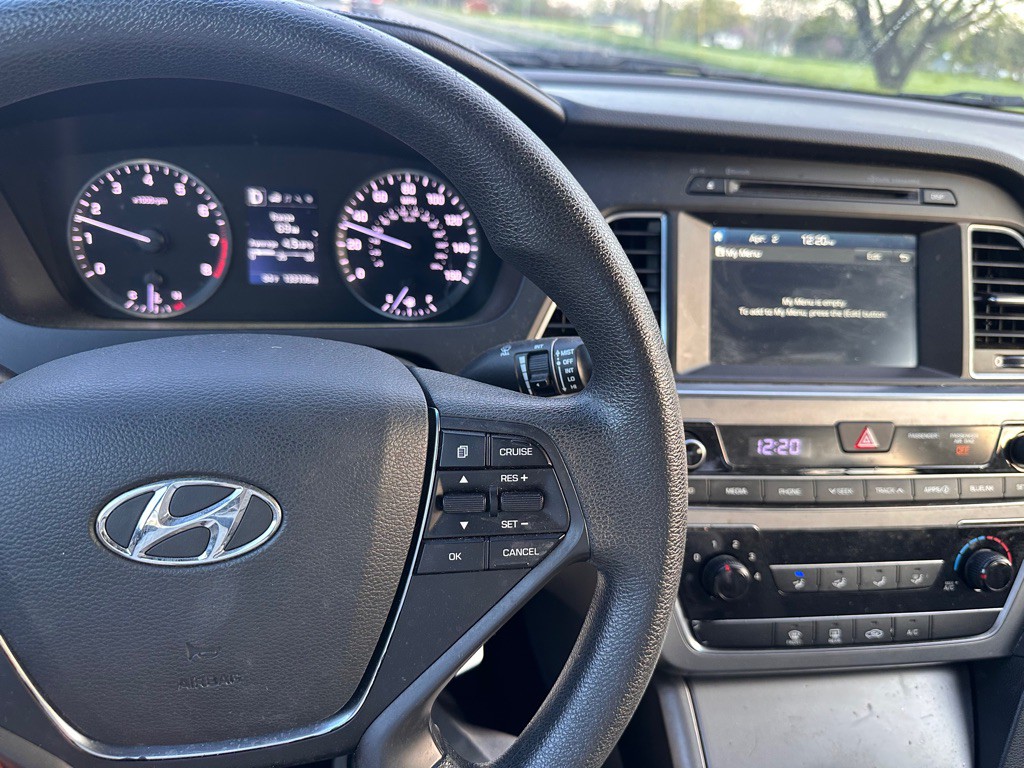 2017 Hyundai Sonata Image 17