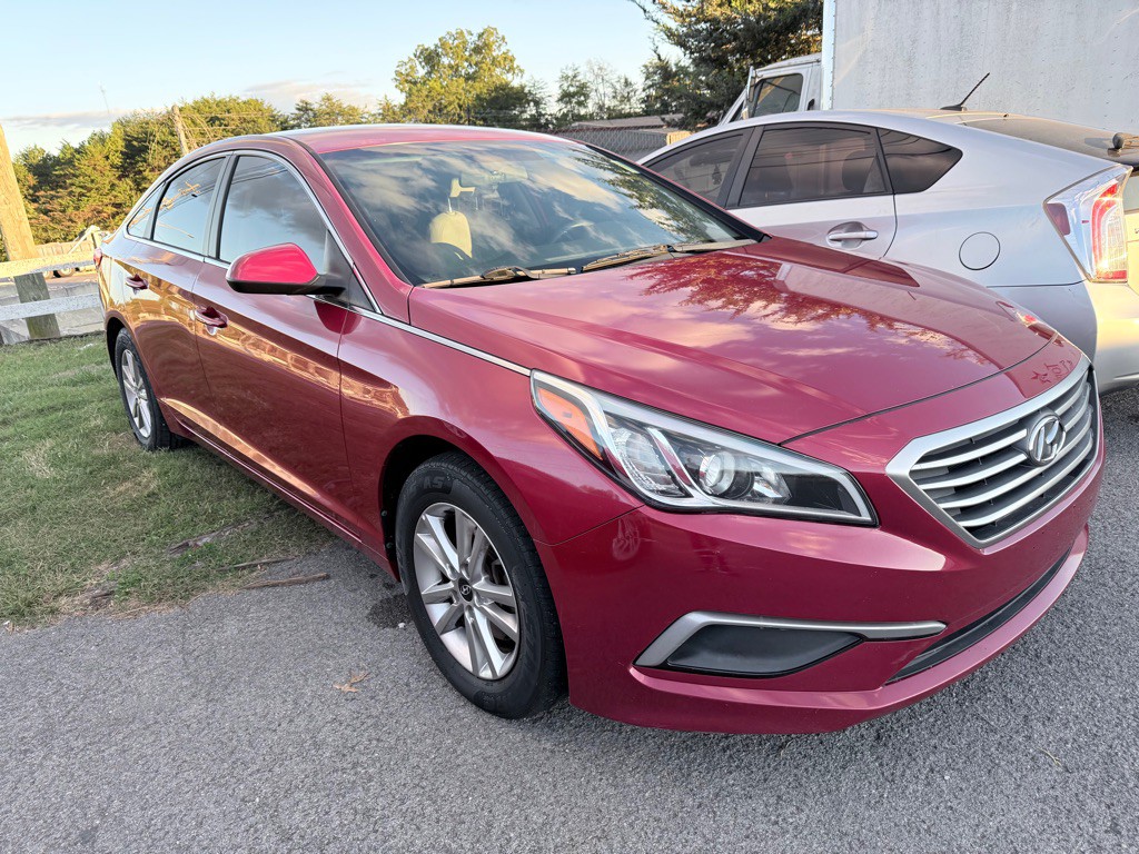 2017 Hyundai Sonata Image 2