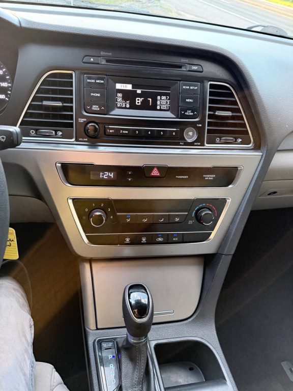 2017 Hyundai Sonata Image 8