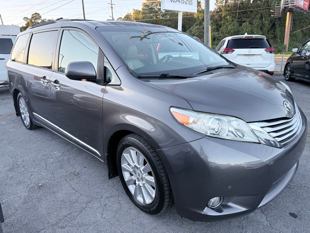 2012 Toyota Sienna Image 6