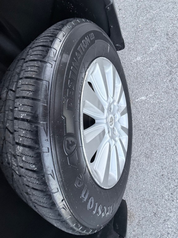 2012 Toyota Sienna Image 17