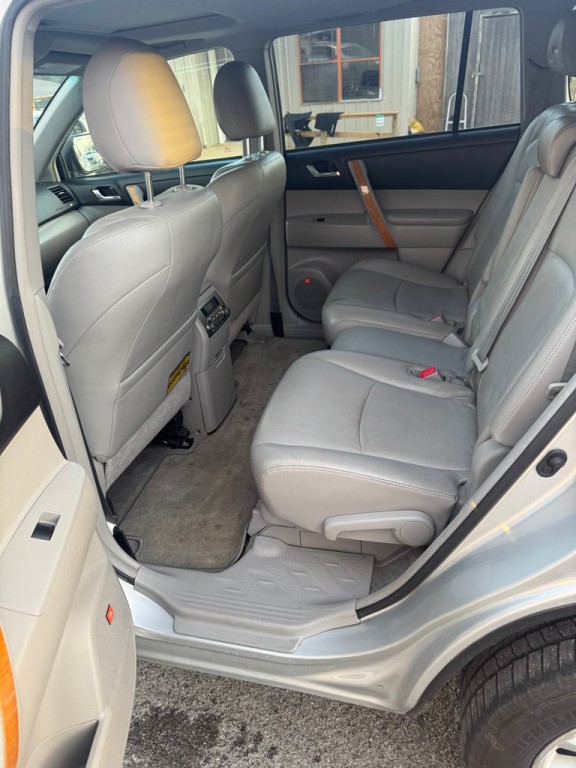 2010 Toyota Highlander Image 11