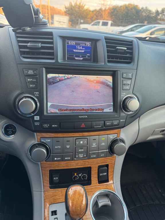 2010 Toyota Highlander Image 15