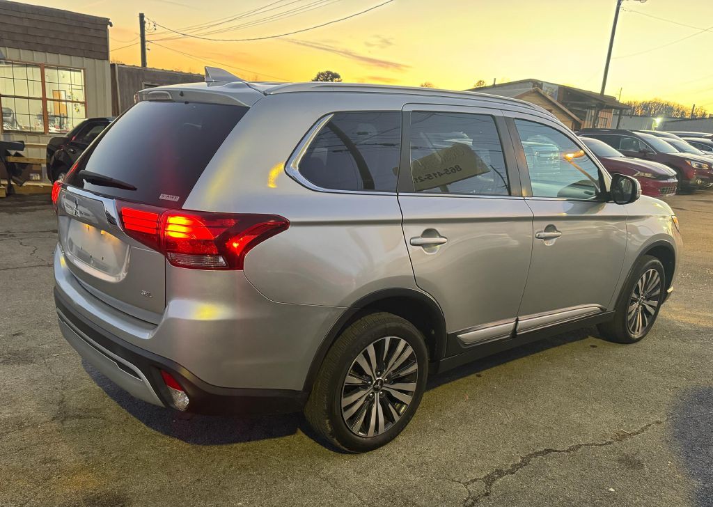 2020 Mitsubishi Outlander Image 3