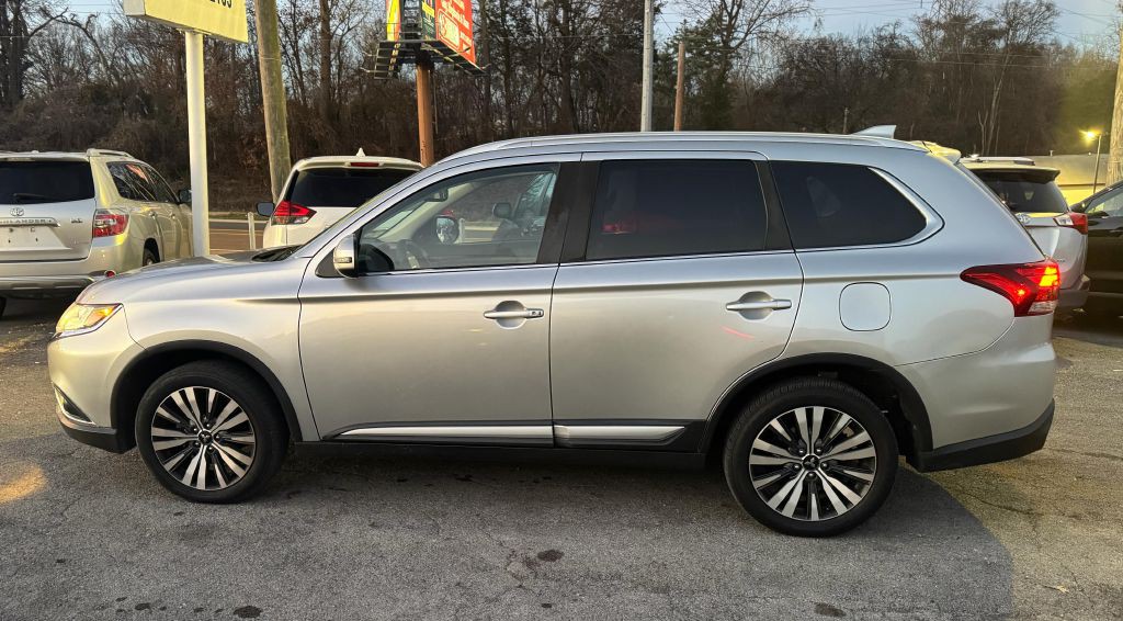 2020 Mitsubishi Outlander Image 6