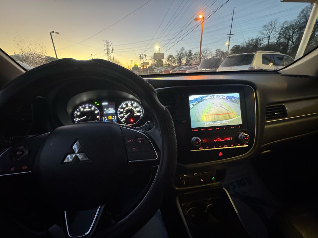 2020 Mitsubishi Outlander Image 13