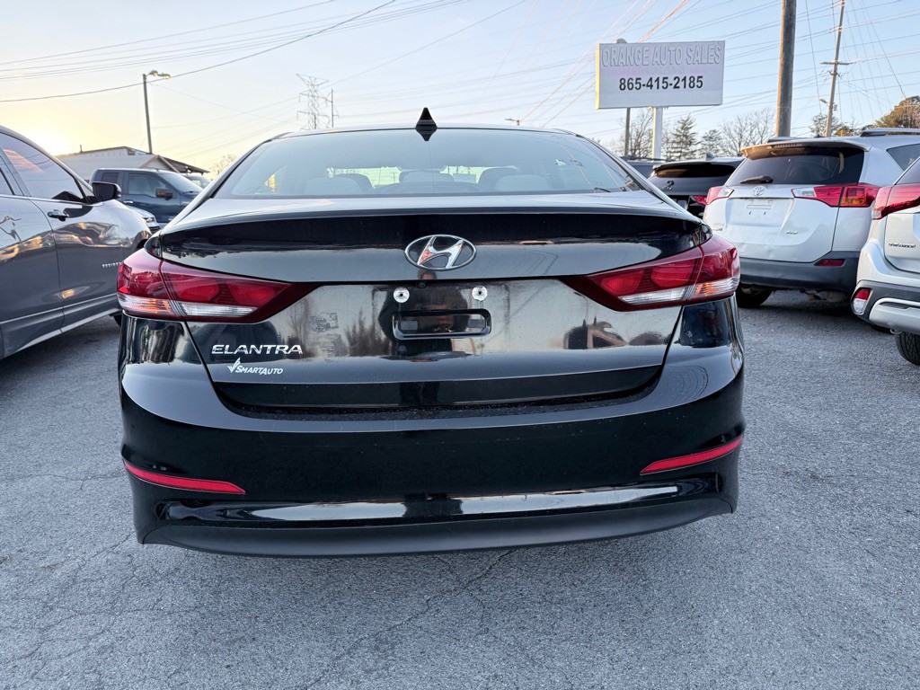 2017 Hyundai Elantra Image 4