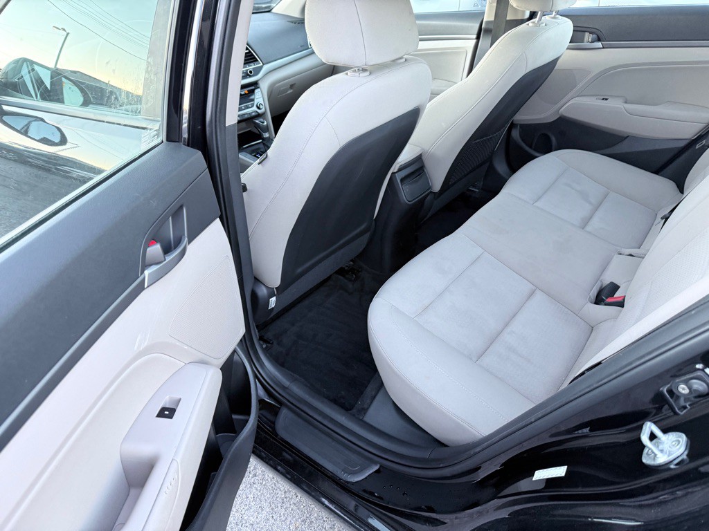 2017 Hyundai Elantra Image 13