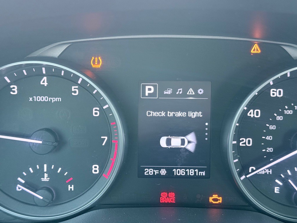 2017 Hyundai Elantra Image 14