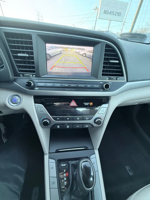 2017 Hyundai Elantra Image 15