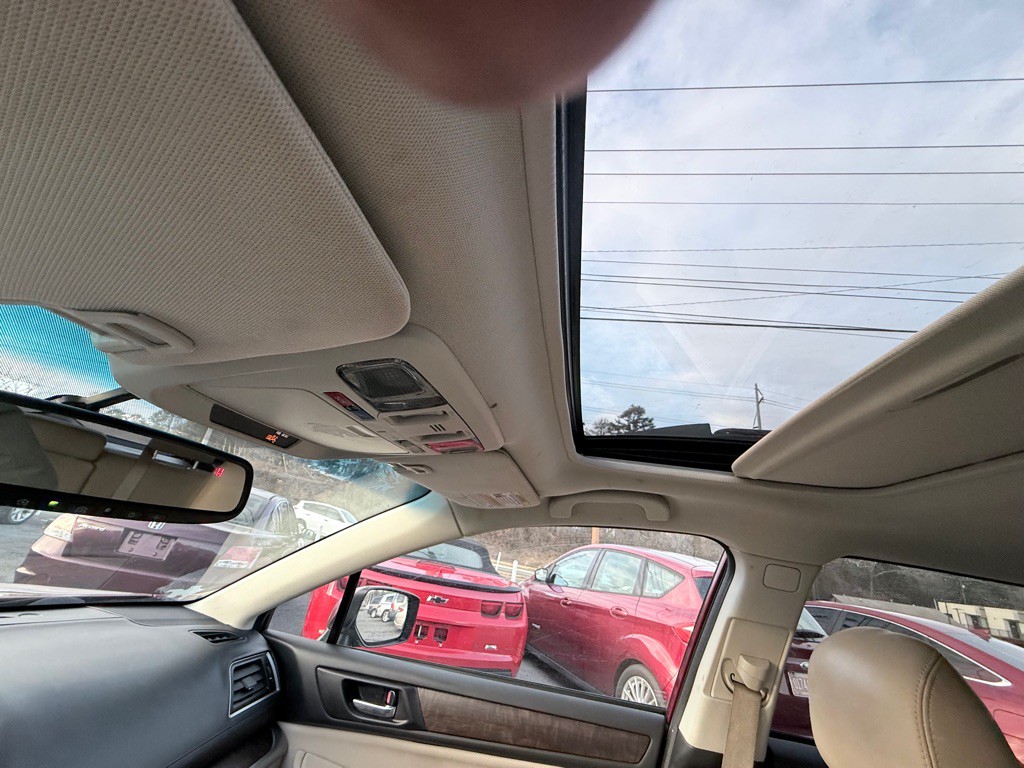 2017 Subaru Outback Image 17