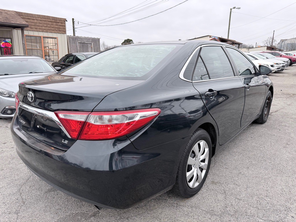 2016 Toyota Camry Image 3
