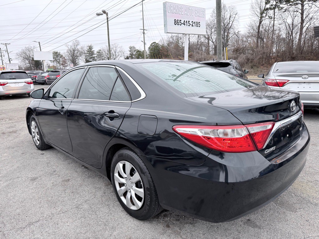 2016 Toyota Camry Image 5