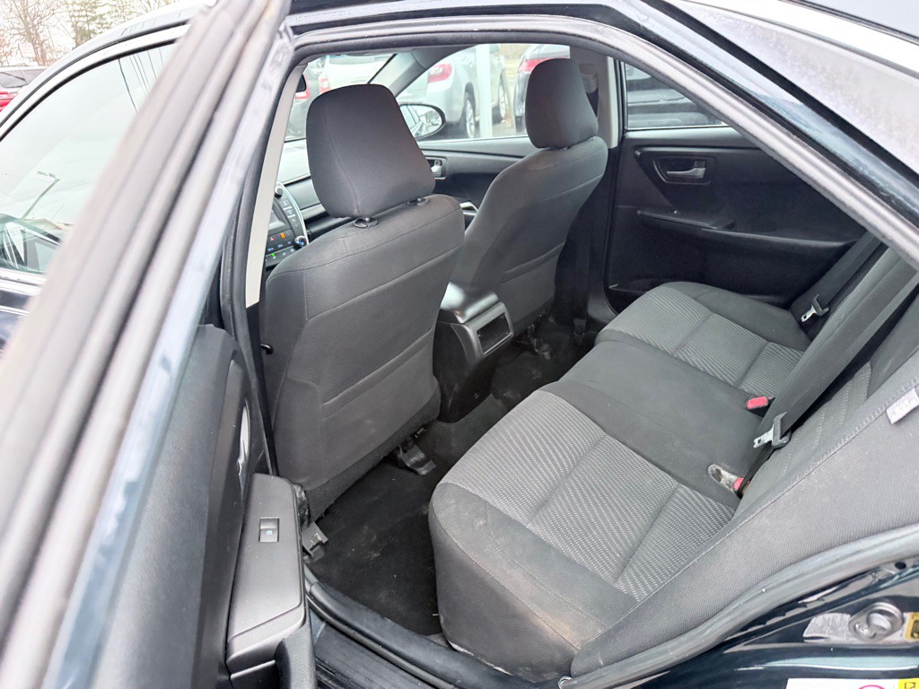 2016 Toyota Camry Image 6