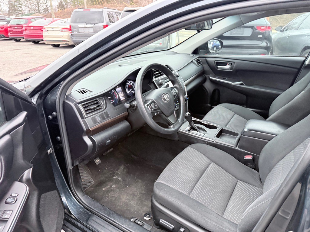 2016 Toyota Camry Image 8