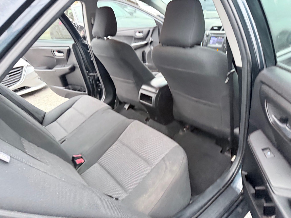 2016 Toyota Camry Image 10