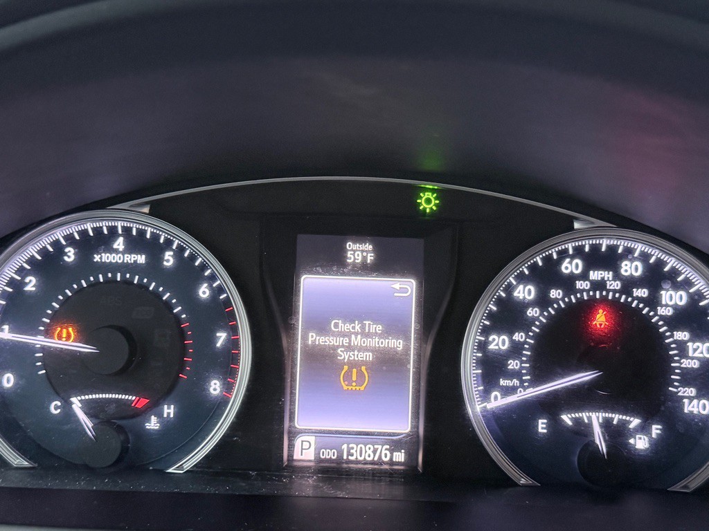 2016 Toyota Camry Image 14