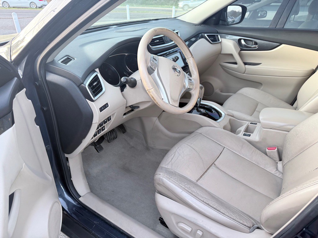 2015 Nissan Rogue Image 4