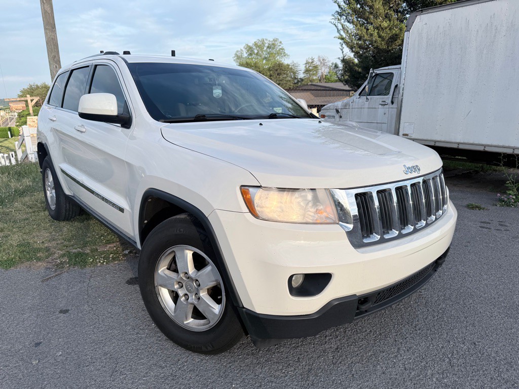 2012 Jeep Grand Cherokee Image 2