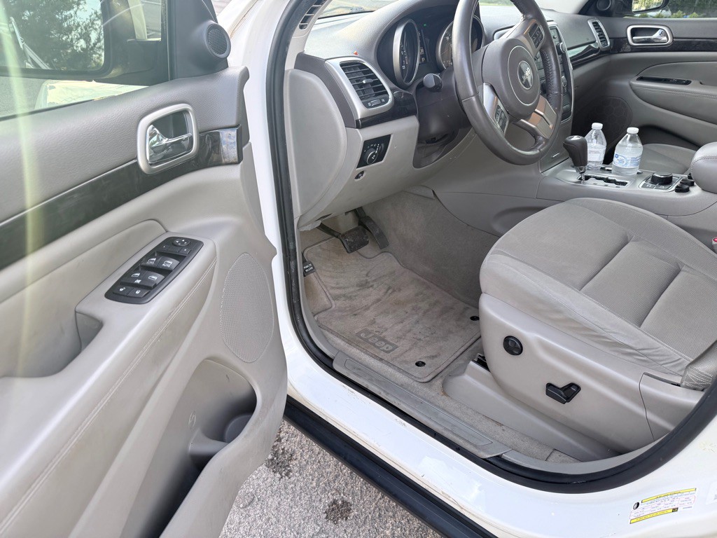 2012 Jeep Grand Cherokee Image 9