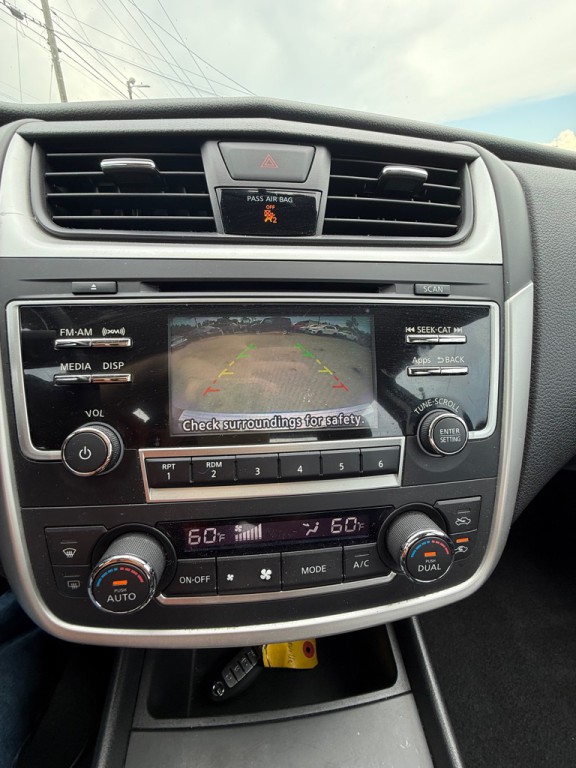 2016 Nissan Altima Image 13