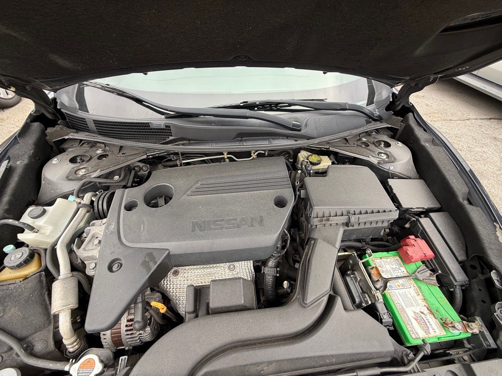2016 Nissan Altima Image 16