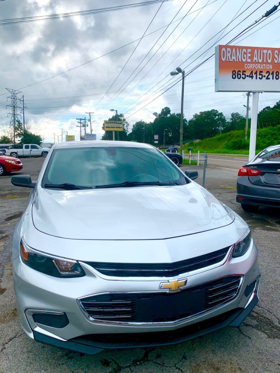 2017 Chevrolet Malibu Image 1