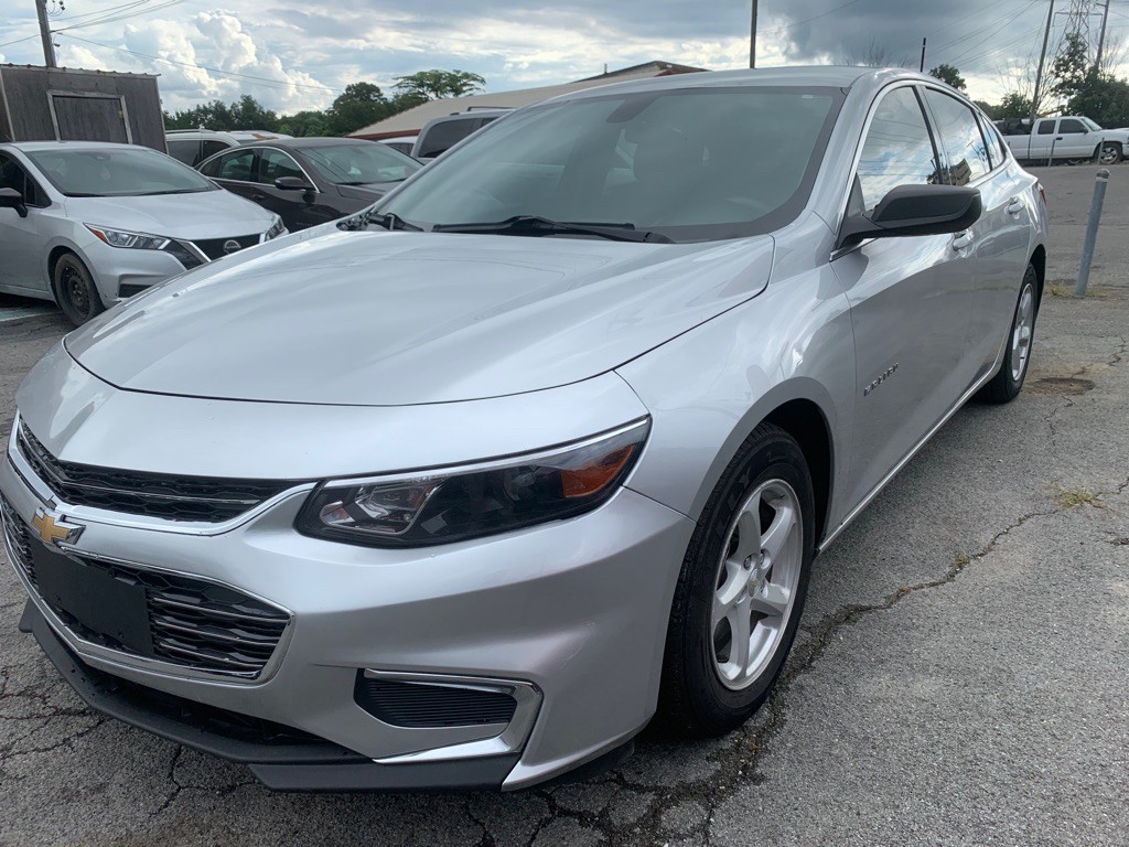 2017 Chevrolet Malibu Image 3