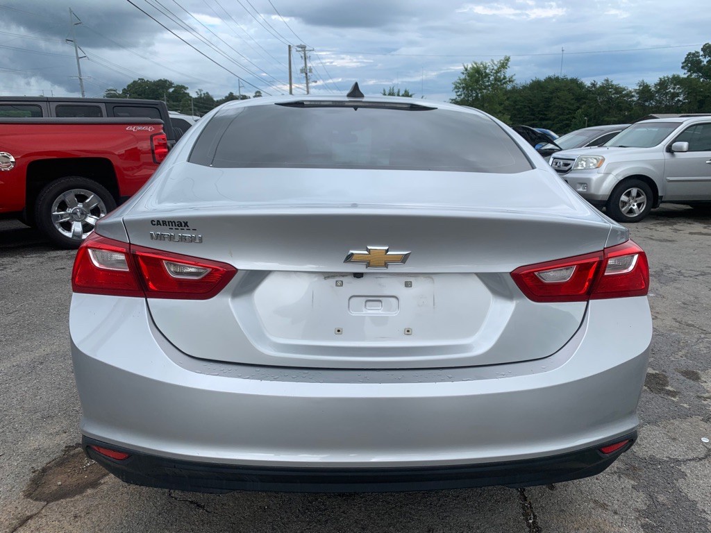 2017 Chevrolet Malibu Image 5