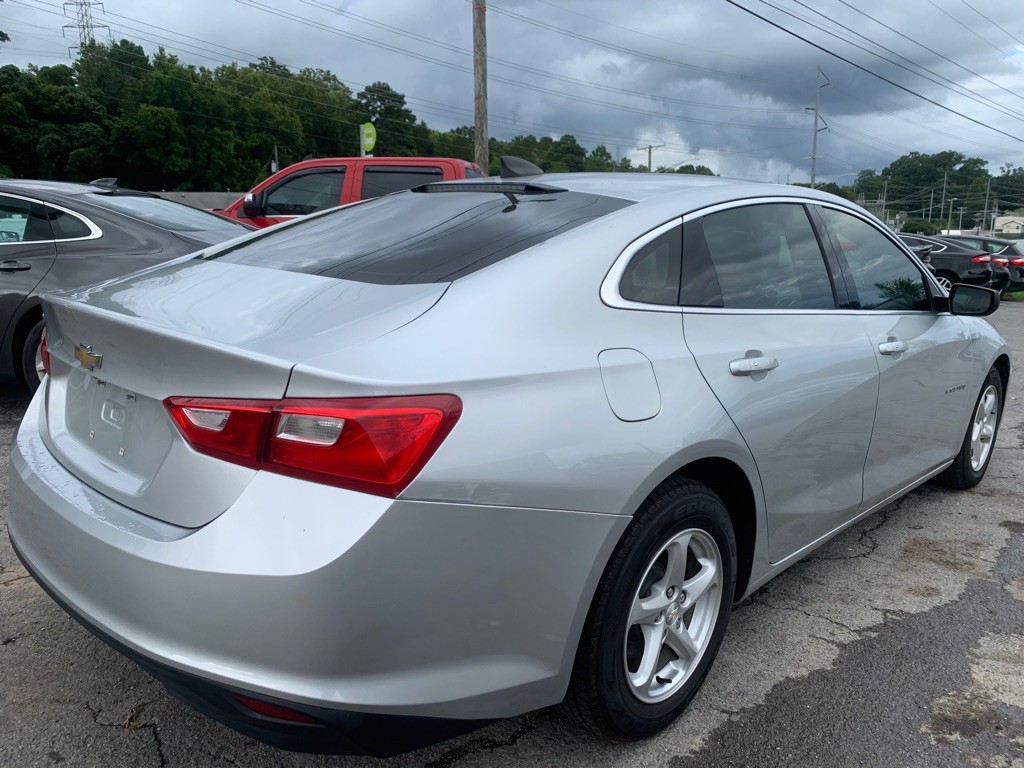 2017 Chevrolet Malibu Image 6