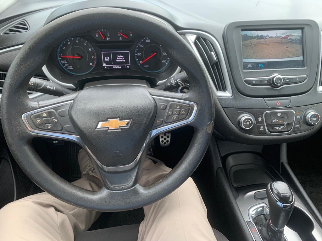 2017 Chevrolet Malibu Image 11