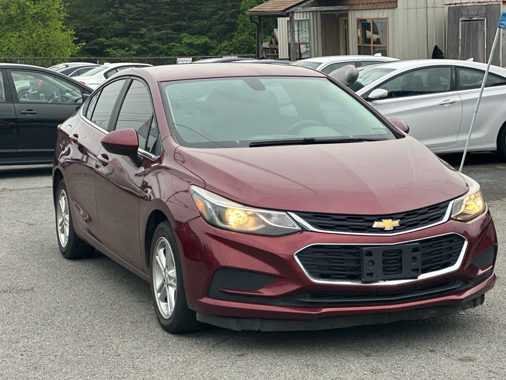 2016 Chevrolet Cruze Image 2