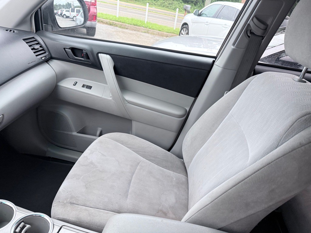 2012 Toyota Highlander Image 11