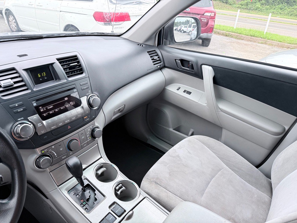 2012 Toyota Highlander Image 12