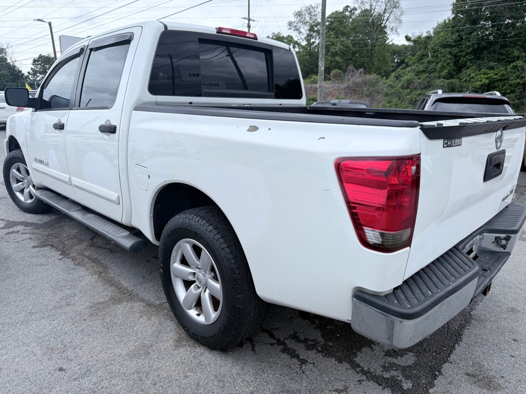 2015 Nissan Titan Image 3