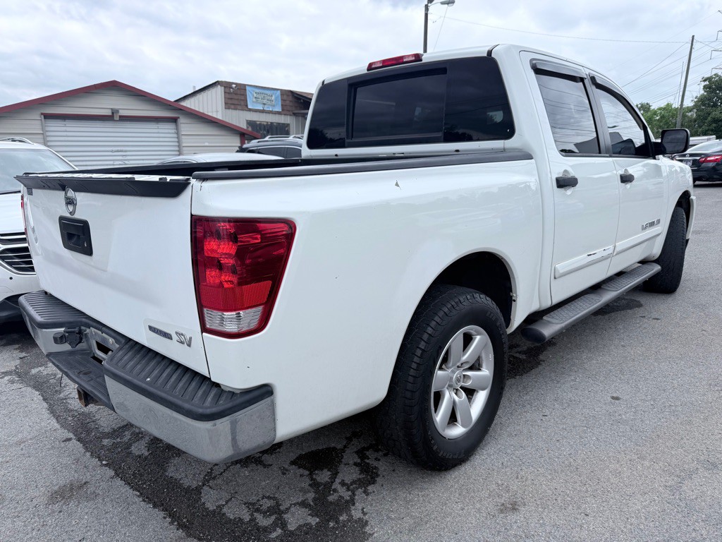2015 Nissan Titan Image 4