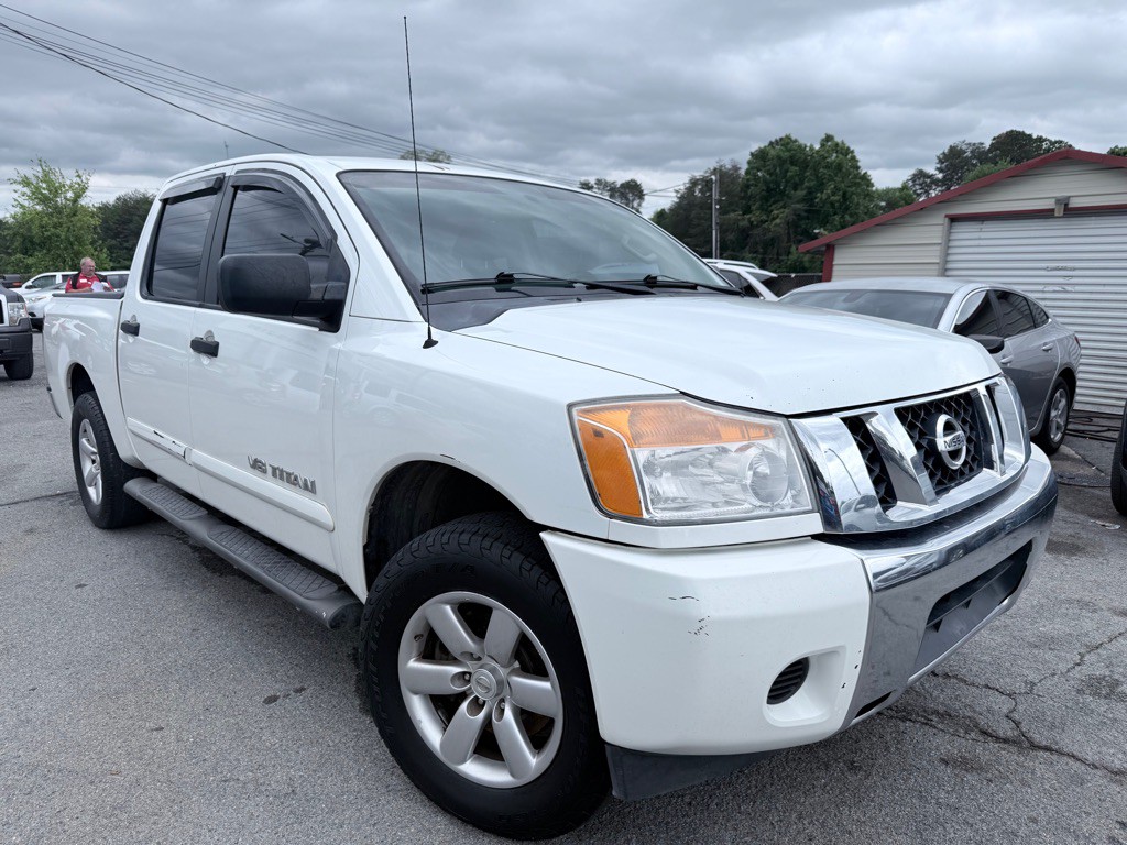 2015 Nissan Titan Image 5