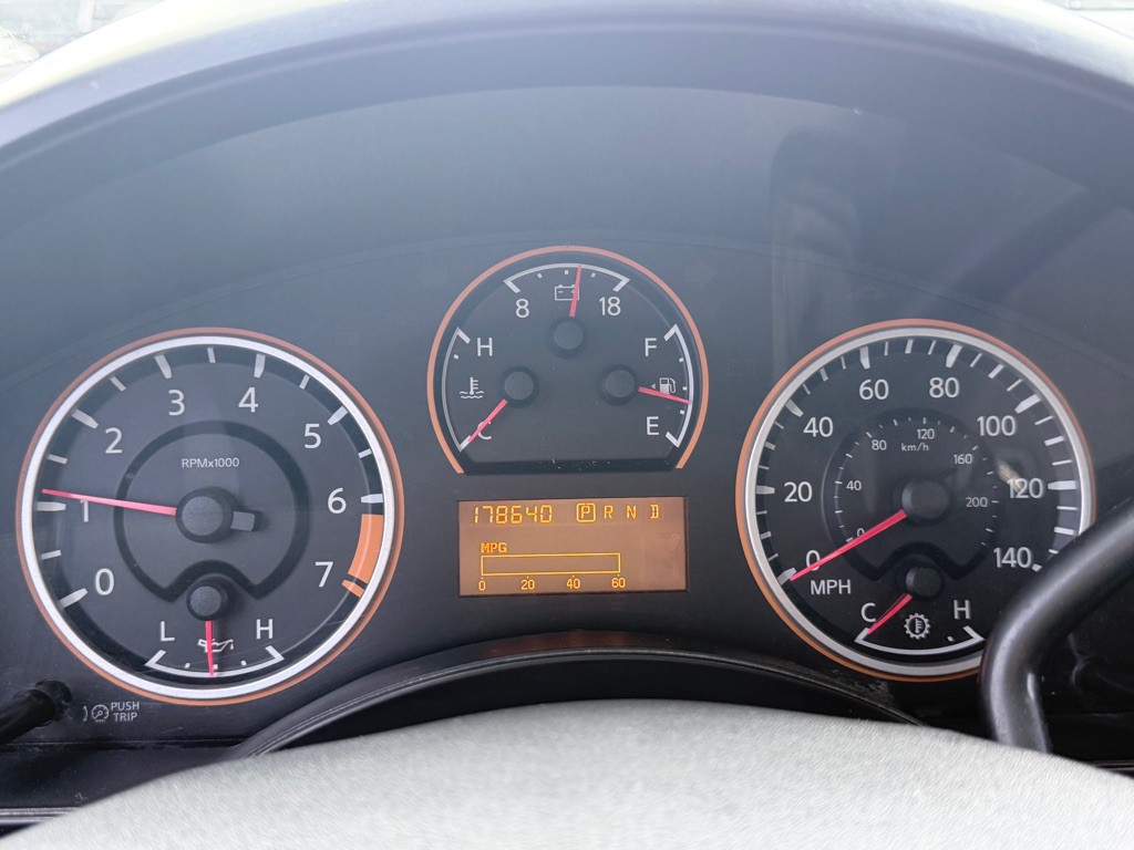 2015 Nissan Titan Image 15