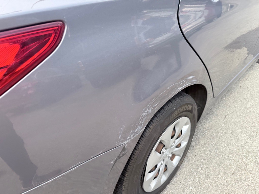 2016 Hyundai Accent Image 7
