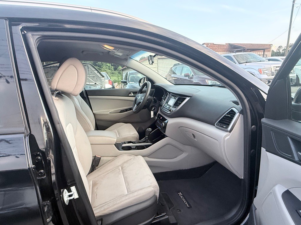 2017 Hyundai Tucson Image 8