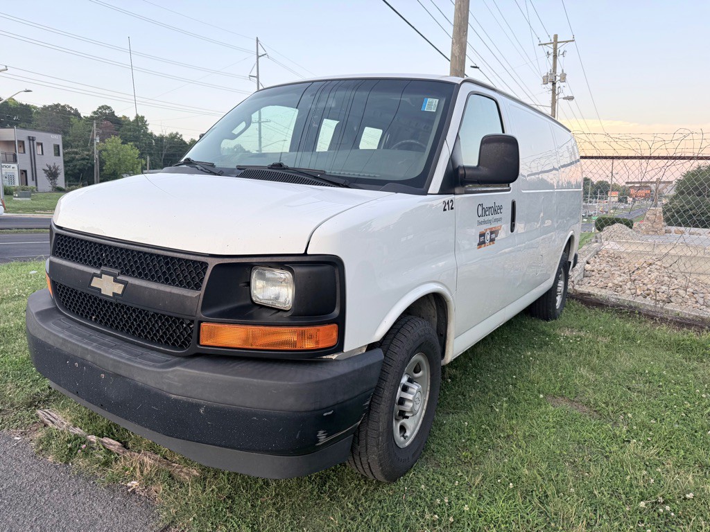 2017 Chevrolet Express Image 2