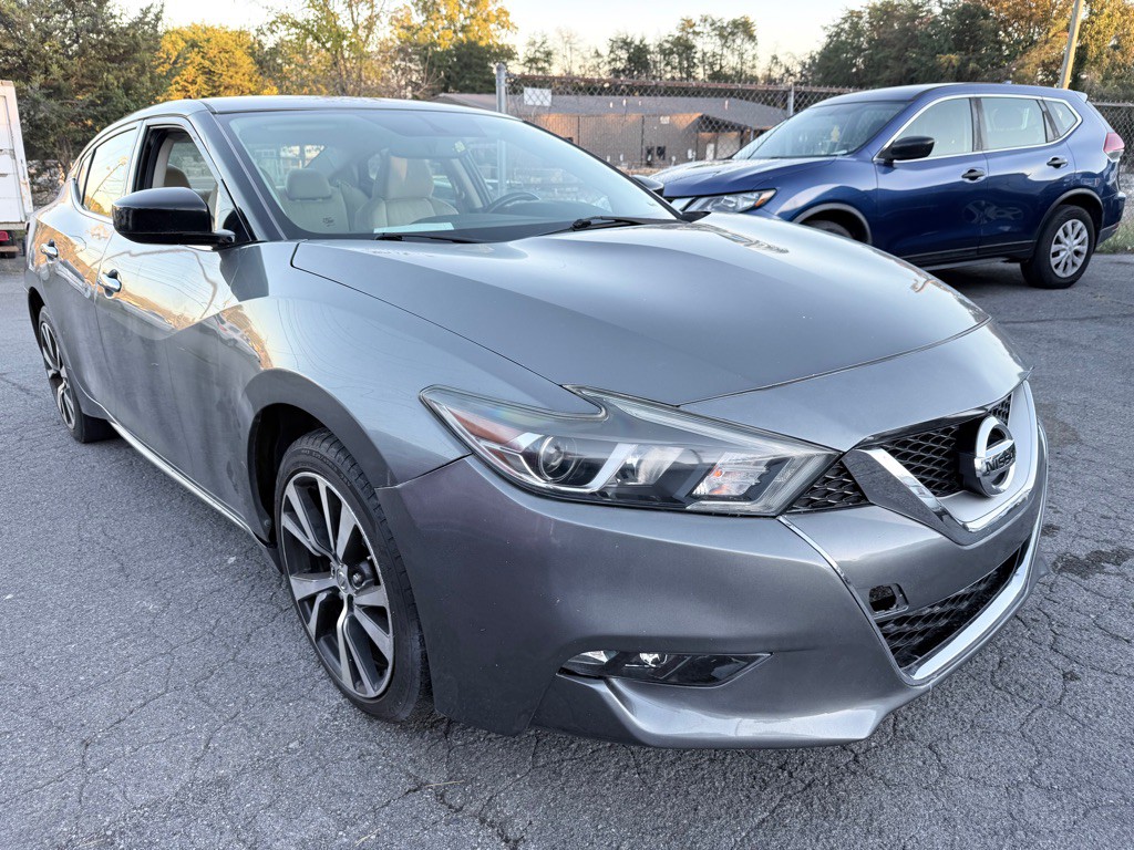 2016 Nissan Maxima Image 2